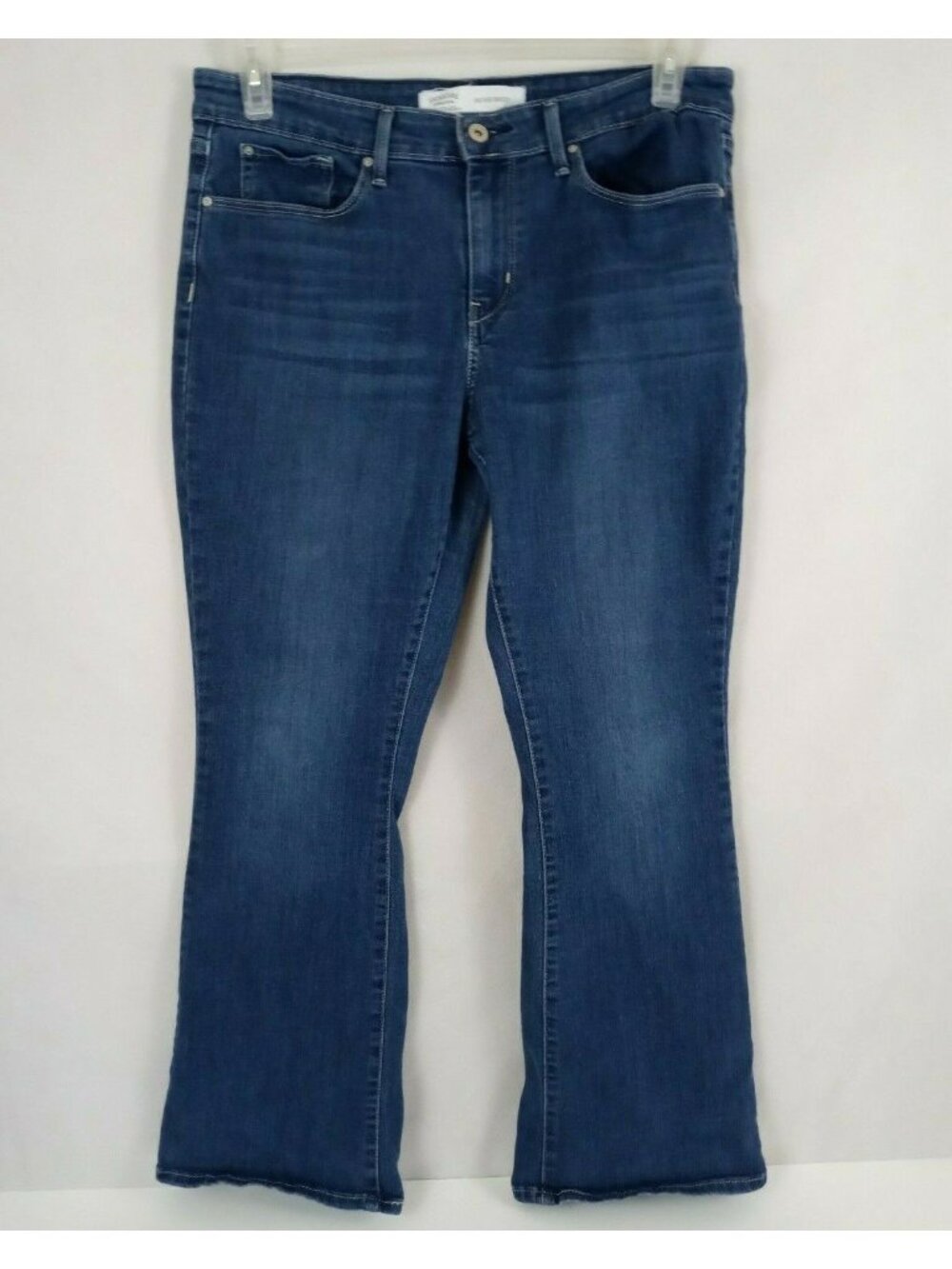 Signature By Levi Mid Rise Bootcut Distressed Whiskered Jeans Size 31x30